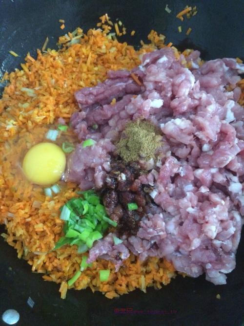 胡蘿卜豬肉包子的做法