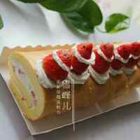 圣誕老人草莓卷#甜蜜之家圣誕季#的做法步驟9