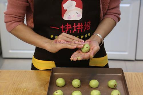 抹茶蔓越莓麻薯面包的做法