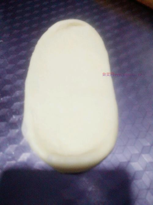 蔥香烤腸面包的做法