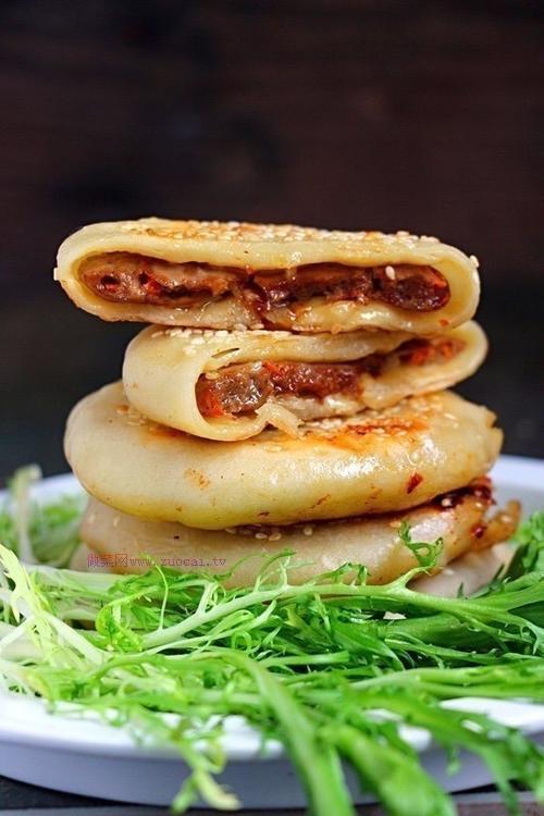 牛肉洋蔥胡蘿卜餡餅的做法