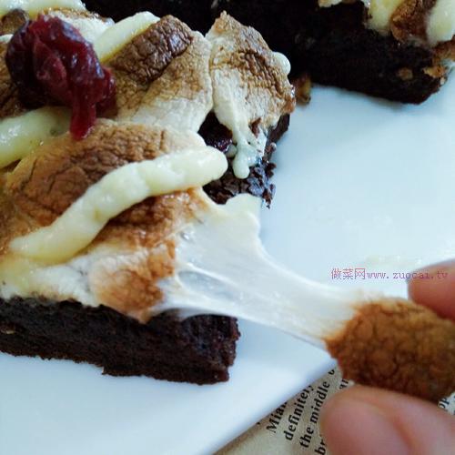 棉花糖布朗尼堅(jiān)果蛋糕的做法