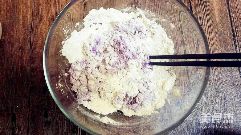 再挑剔的小孩也無(wú)法拒絕！彩色蔬果面的做法