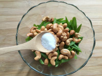 蘆筍拌腰果的做法步驟5