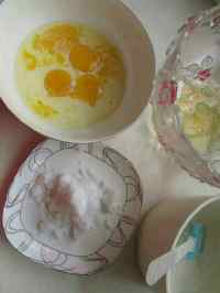 圣誕老人草莓卷#甜蜜之家圣誕季#的做法步驟2