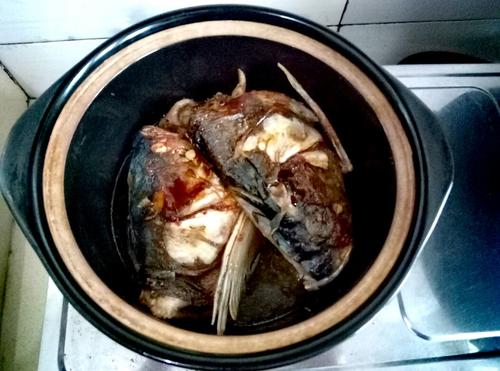 干鍋魚(yú)頭的做法