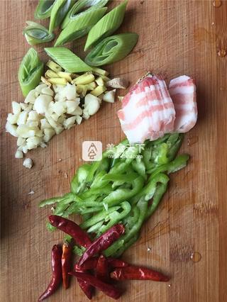 干煸有機菜花的做法步驟：3