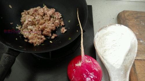 羊肉蘿卜餡餃子的做法