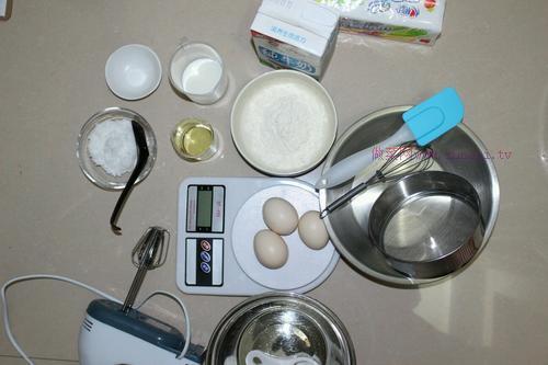 6寸戚風(fēng)蛋糕的做法