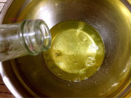 八寸戚風(fēng)蛋糕（清水版）的做法