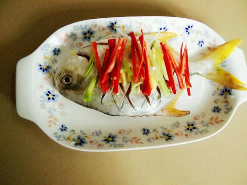 清蒸鯧魚(yú)的做法