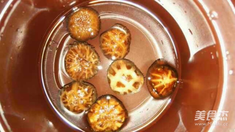 廣屎鹵水豬腳的做法