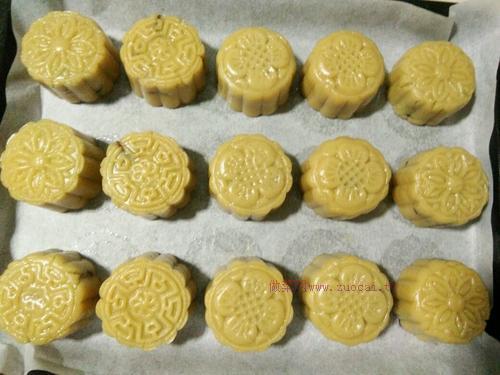 紫薯核桃豆沙餡月餅的做法