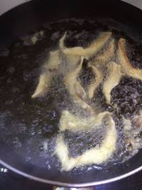 椒鹽蘑菇的做法步驟5