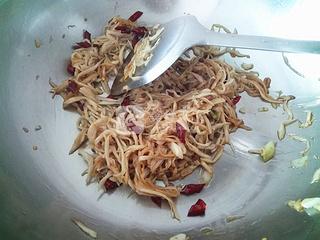 【干煸杏鮑菇】的做法步驟：7