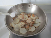 干鍋白蘿卜五花肉的做法步驟9