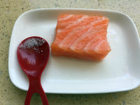 清蒸三文魚的做法步驟2