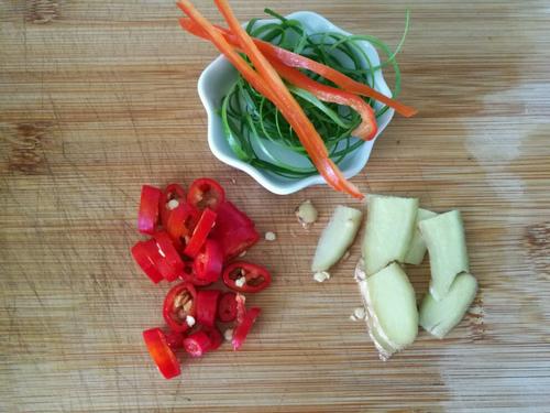 干燒金鯧魚的做法