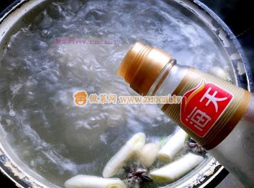 白蘿卜燉大骨頭的做法