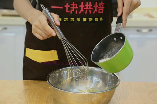 北海道戚風(fēng)蛋糕的做法