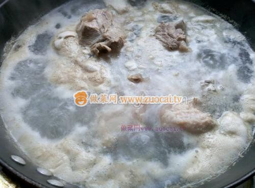 白蘿卜燉大骨頭的做法