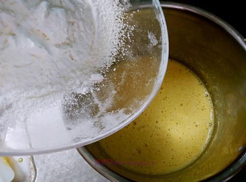 南瓜戚風(fēng)蛋糕的做法