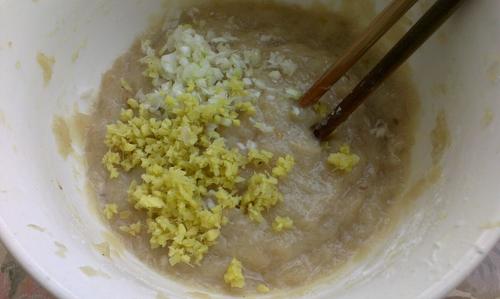 汆鲅魚(yú)丸子的做法