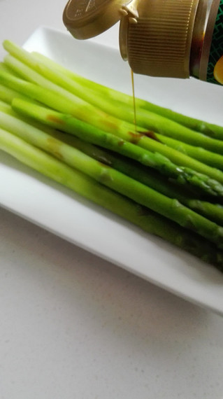 白灼蘆筍