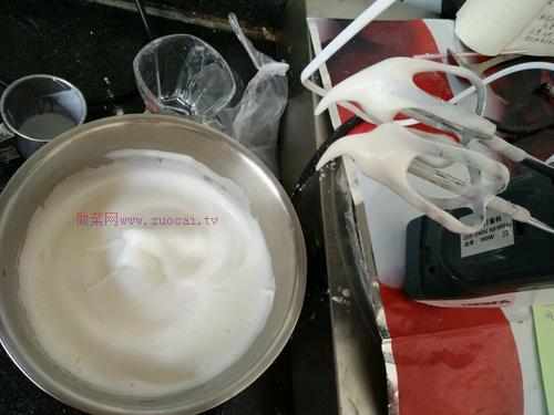 菠菜汁戚風(fēng)蛋糕的做法