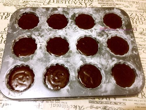 巧克力瑪?shù)铝盏案猓ㄓ衩子桶妫┑淖龇?/ data-cgU8=