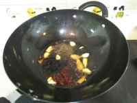 辣烤鱸魚(yú)的做法步驟6