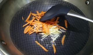 熏干芹菜的做法步驟：4