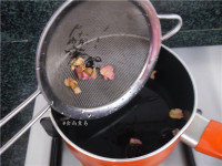 養(yǎng)顏花茶的做法步驟3