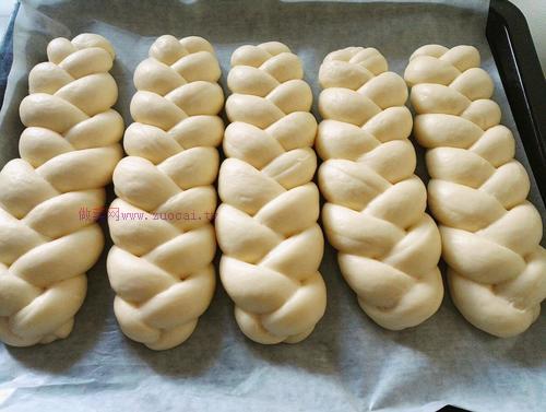 辮子面包的做法