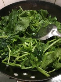 蒜蓉炒菠菜的做法步驟5