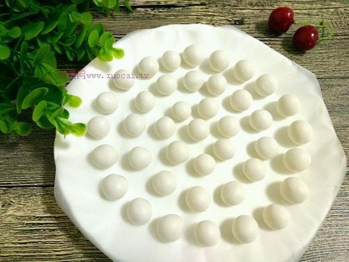 自制小湯圓（無(wú)餡）的做法