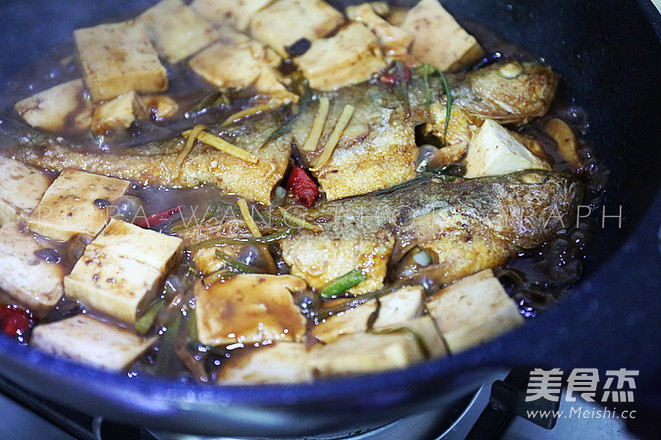 黃魚(yú)燒豆腐的做法