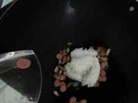 雞絲火腿腸蛋炒飯的做法步驟6