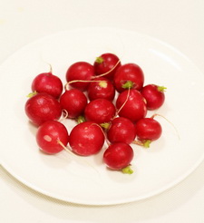 糖醋櫻桃小蘿卜步驟1