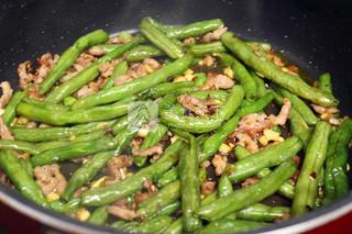 干煸四季豆的做法步驟：14