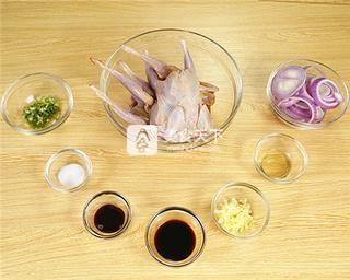 垂涎三尺的洋蔥烤鷓鴣?zhàn)龇ǖ淖龇ú襟E：1