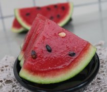 【西瓜果凍的做法】西瓜果凍的營(yíng)養(yǎng)價(jià)值_西瓜果凍適合哪些人吃