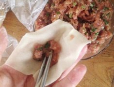 小餛飩怎么包 泡泡小餛飩的包法圖解