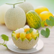 【吃哈密瓜過敏】吃哈密瓜過敏是怎么回事_吃哈密瓜過敏怎么辦