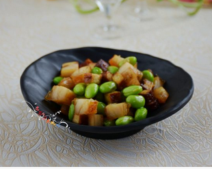 熏干毛豆?fàn)Z咸魚(yú)的家常做法