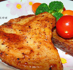 像吃牛排一樣的吃魚(yú) 黑胡椒鰉魚(yú)排