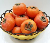 【柿子不能與什么同吃】柿子和什么不能一起吃_柿子和螃蟹一起吃有毒