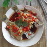 剁椒蒸太陽(yáng)魚的做法