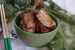 啤酒鴨燜藕的家常做法