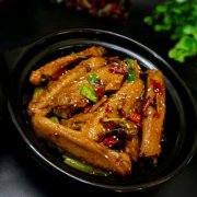 干鍋香辣鴨翅的做法